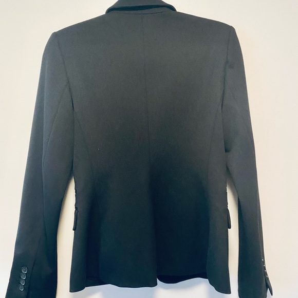 Never worn express women’s blazer - Picture 2 of 2